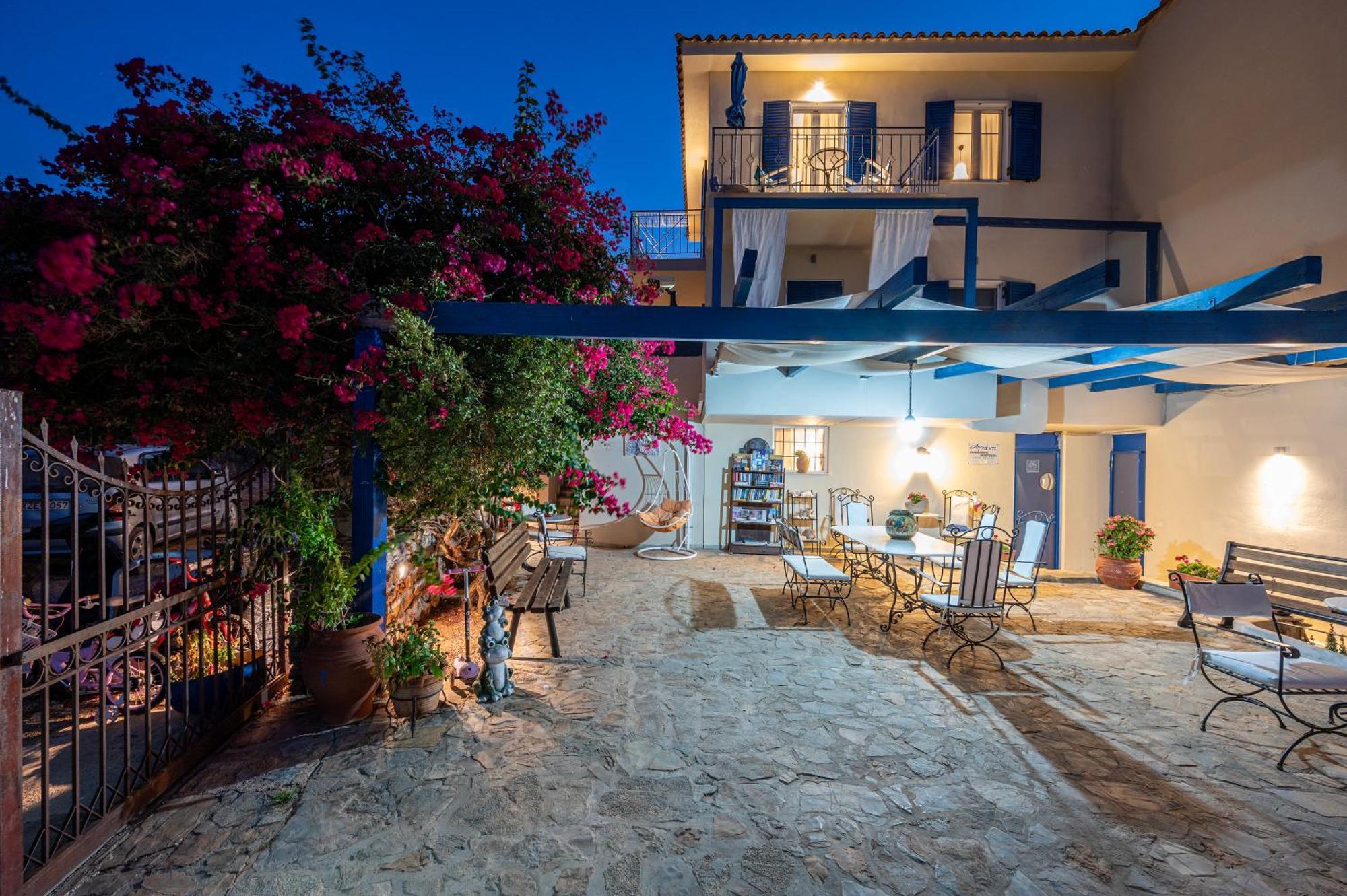 Agnadi Blue Apartments Diakofti Bagian luar foto