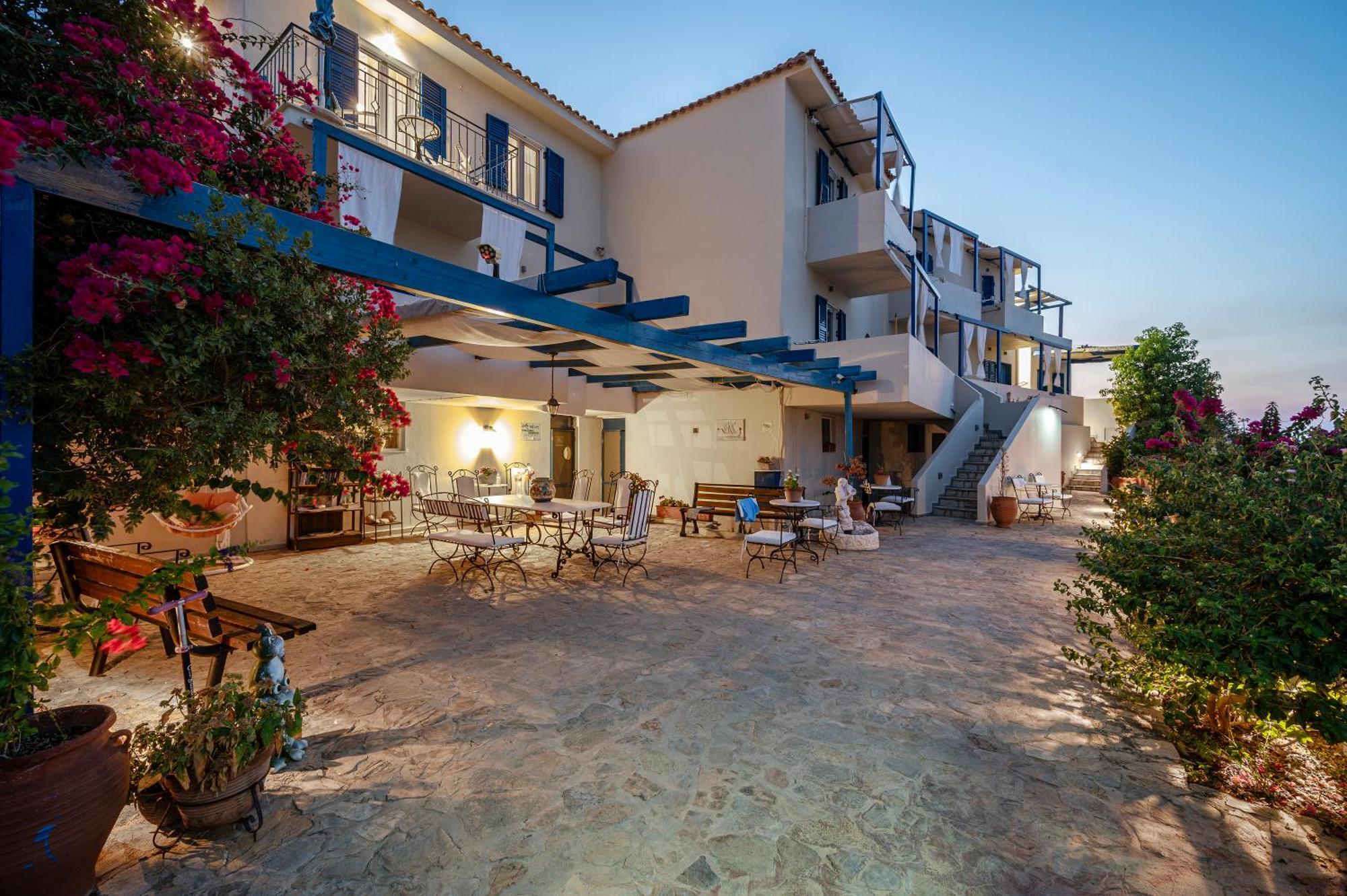 Agnadi Blue Apartments Diakofti Bagian luar foto