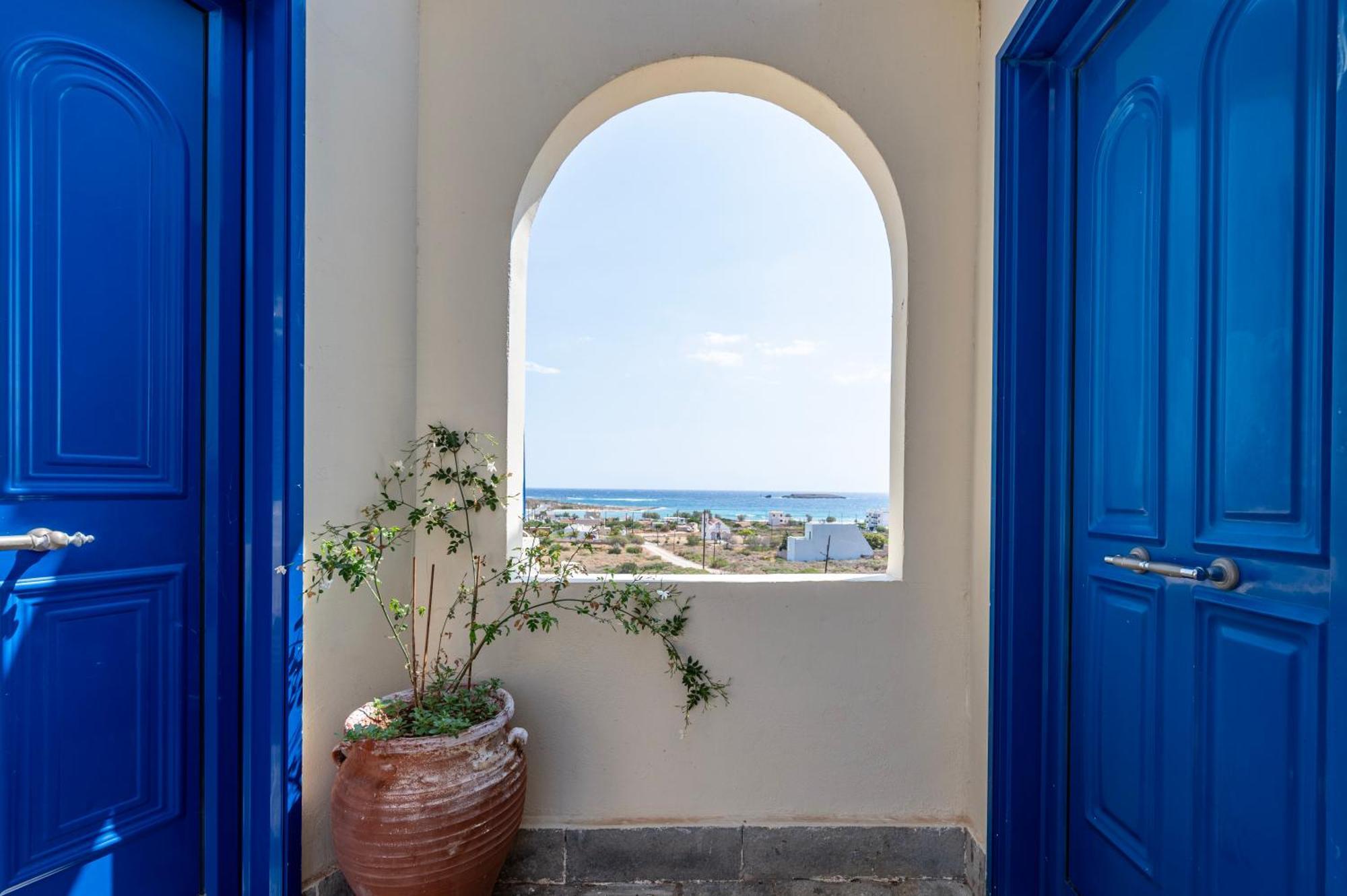 Agnadi Blue Apartments Diakofti Bagian luar foto