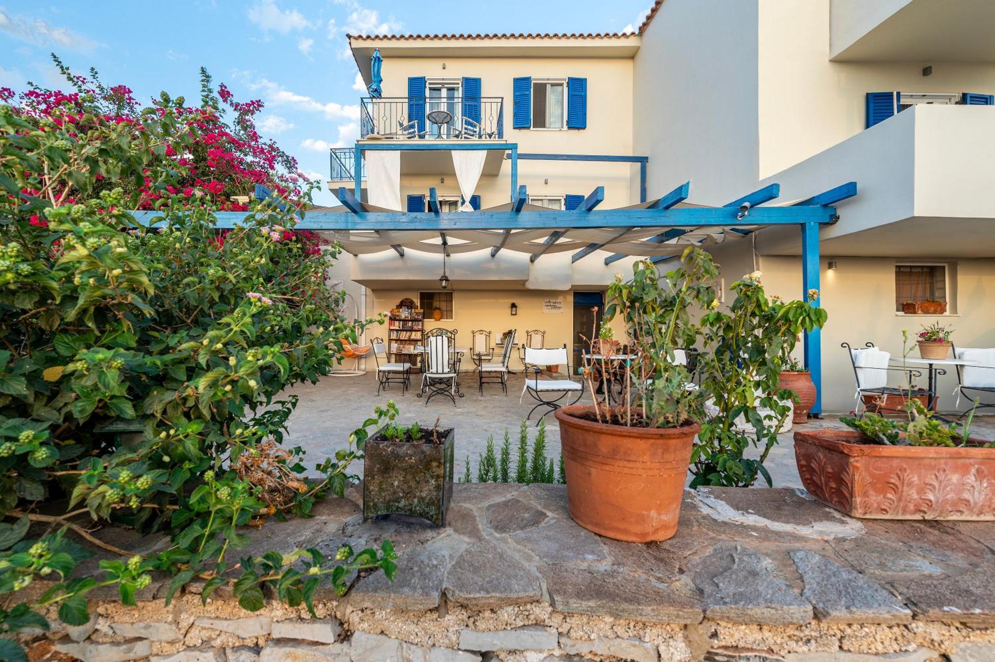 Agnadi Blue Apartments Diakofti Bagian luar foto