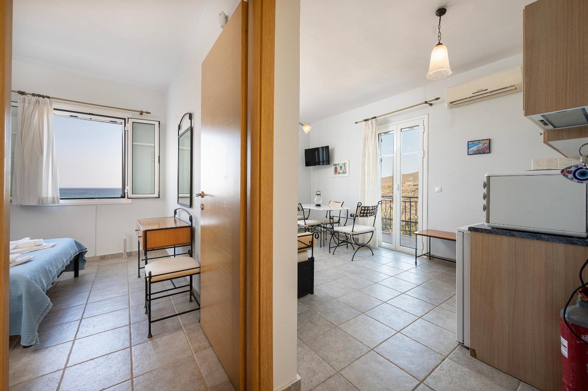 Agnadi Blue Apartments Diakofti Bagian luar foto