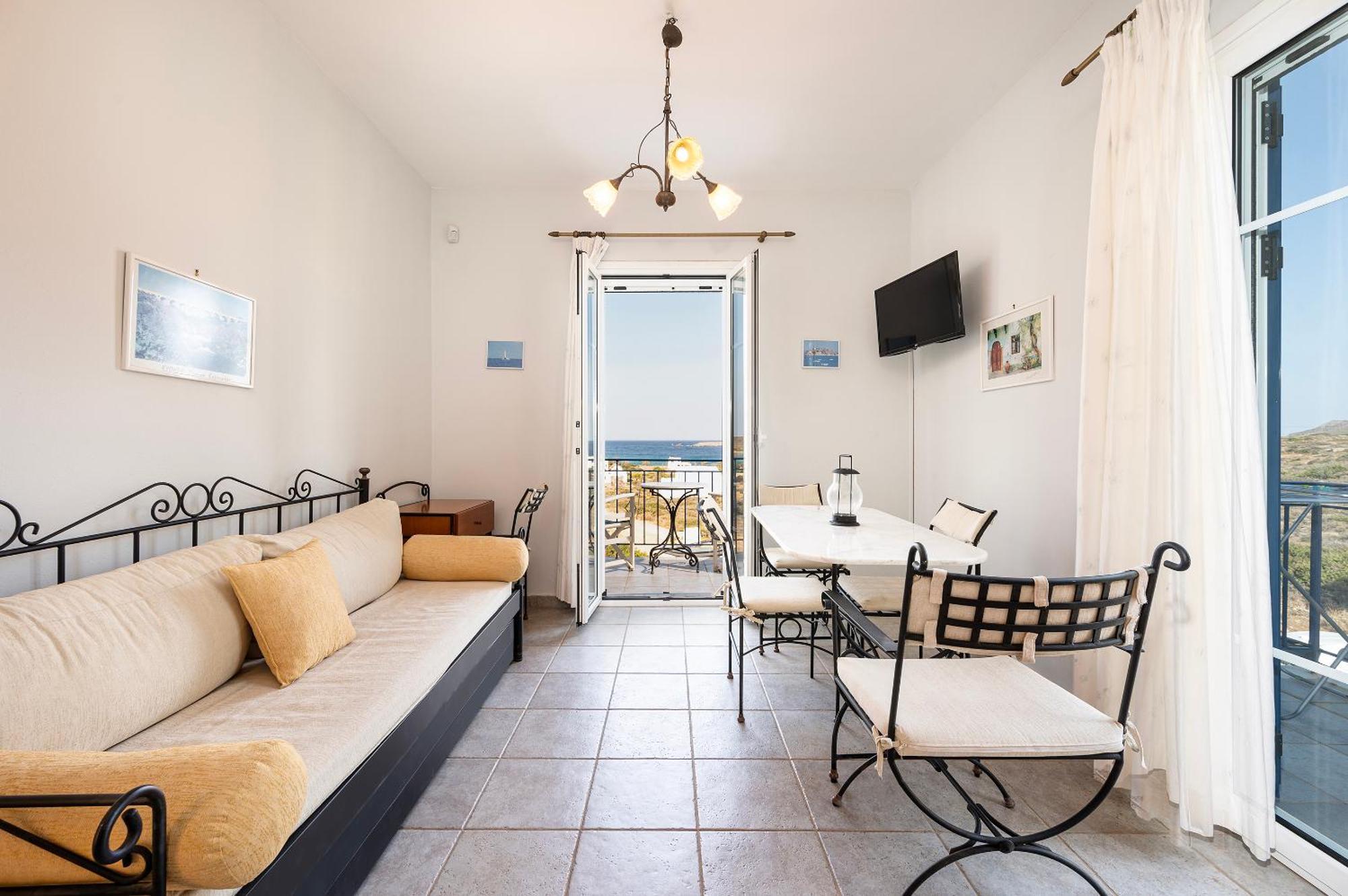 Agnadi Blue Apartments Diakofti Bagian luar foto