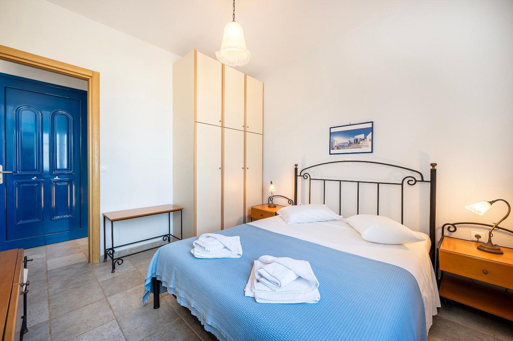 Agnadi Blue Apartments Diakofti Bagian luar foto